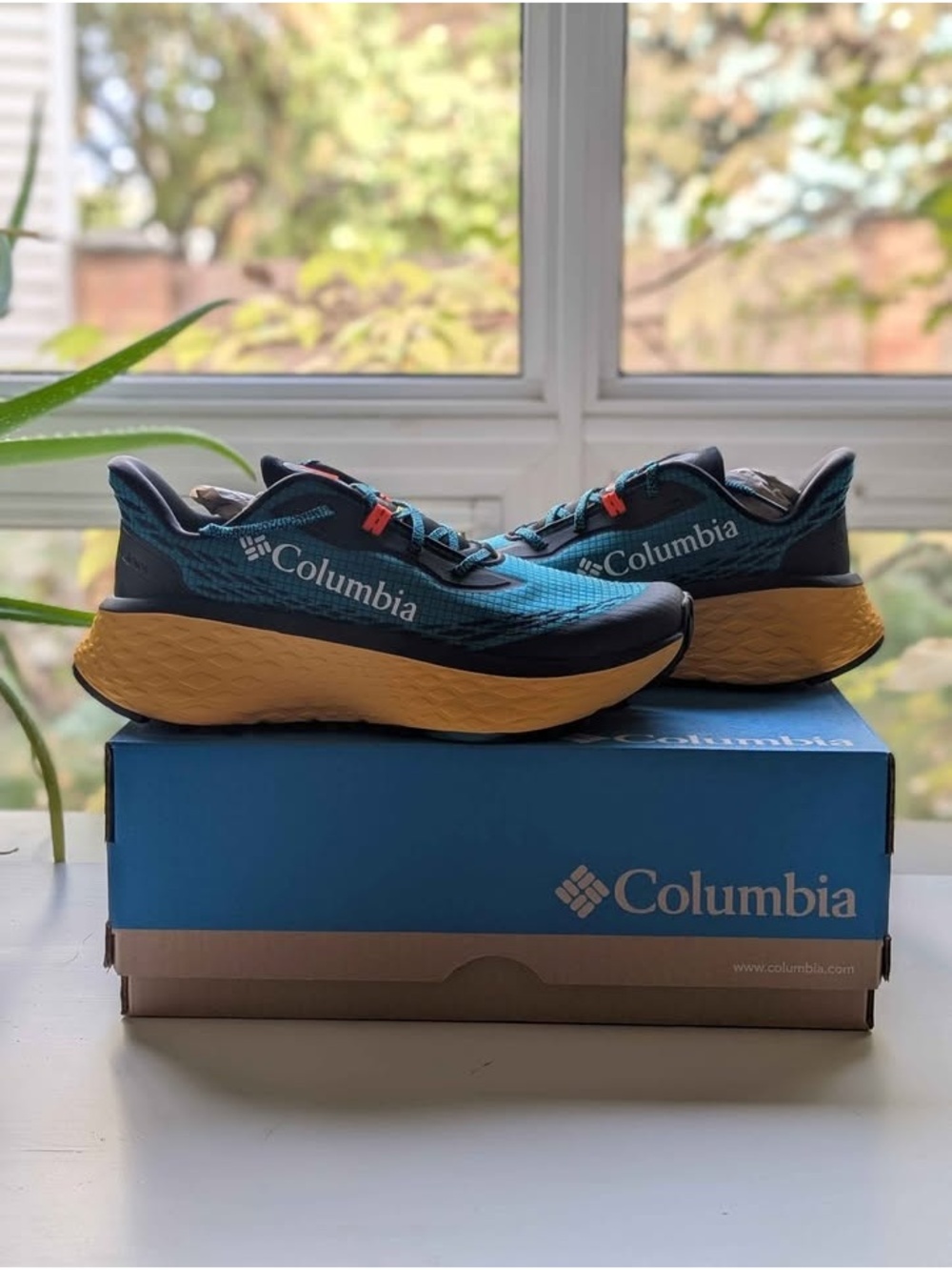 Men's Columbia Konos TRS Mesh Trail Running / hiking Shoes Teal Yellow Hiking, 9